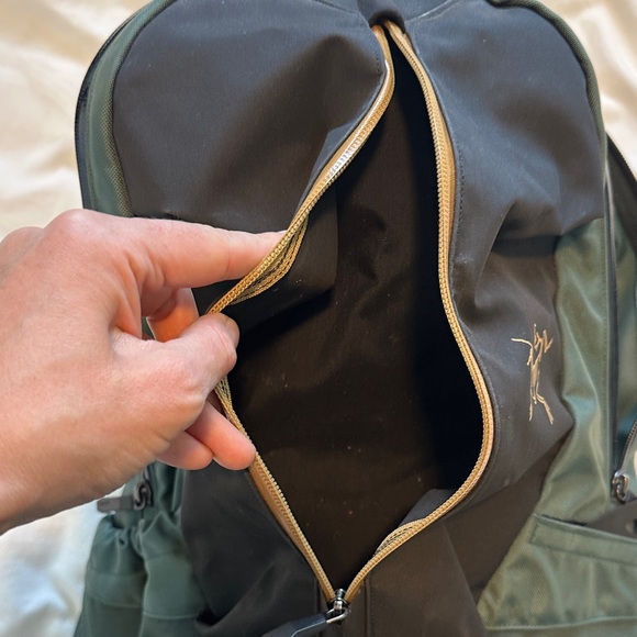 Arcteryx Arro 16 Backpack - Picture 6 of 6